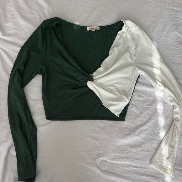 Moa Moa Green and White Cropped  Twist Blouse - Picture 1 of 3